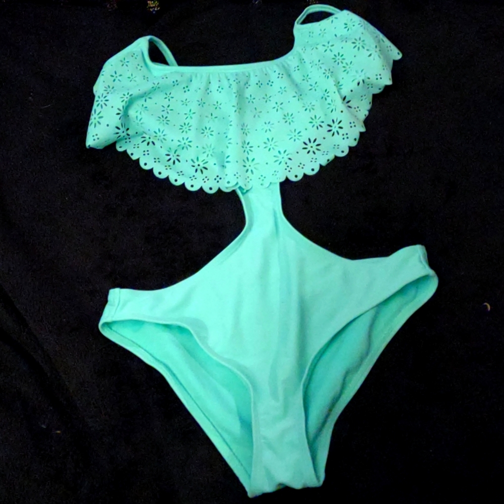Bathing suit